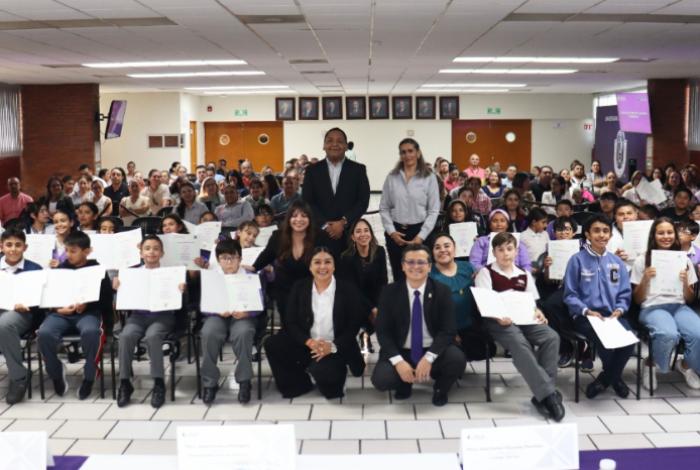 La UNLA refrenda su compromiso con la enseñanza del inglés: entrega de Certificaciones Cambridge 2025