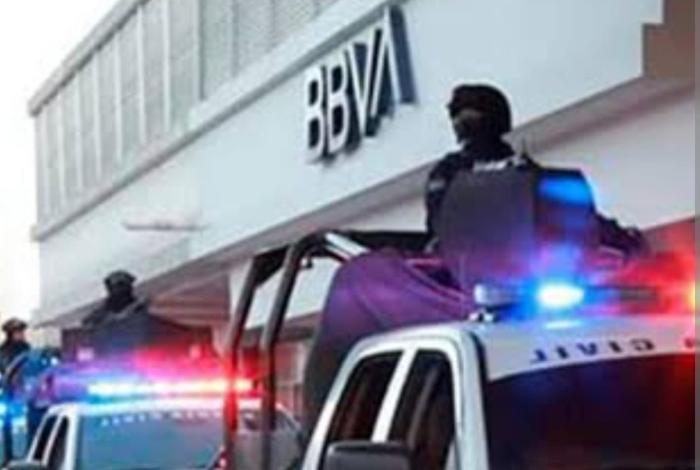 Ladrones en moto le r0b4n a usuario de Bancomer más de 347 mil pesos