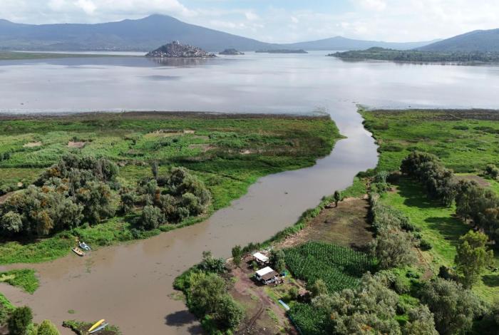 Lago de Pátzcuaro comienza a perder profundidad, por temporada cálida