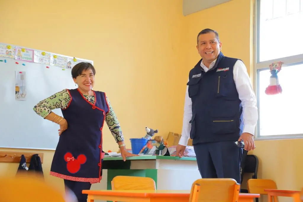 Las maestras y maestros son el corazón de la educación: JC Barragán