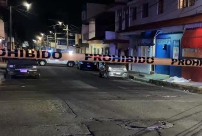 Le quitan la vida a transeúnte en Uruapan