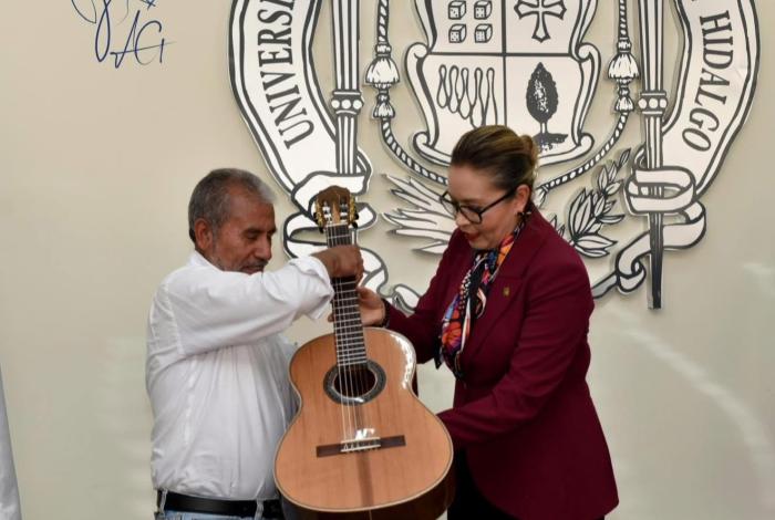 Licenciatura en Guitarrería, una realidad en administración de Yarabí Ávila