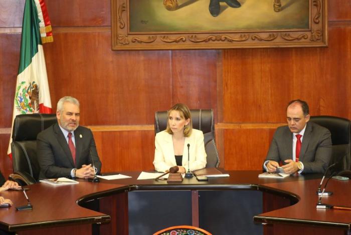 Llama Bedolla a michoacanos a defender sus derechos ante el Tribunal Anticorrupción