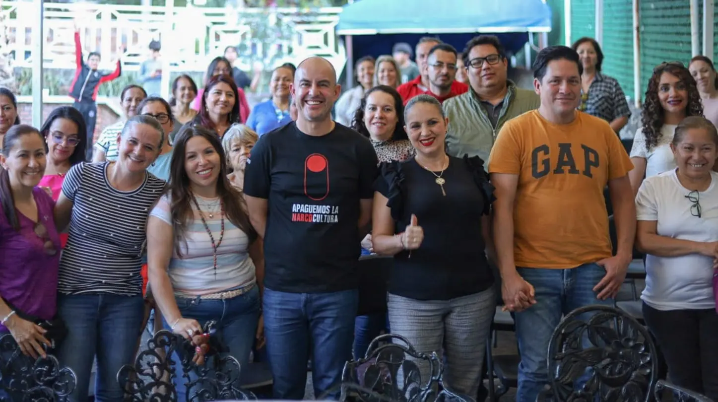 Lleva Adolfo Fito Torres conferencia Apaguemos la Narcocultura al Colegio Ebenezer