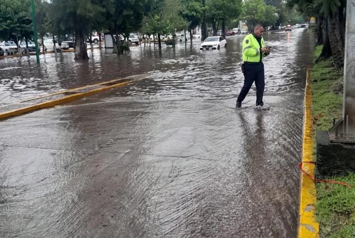 Lluvia torrencial en Morelia pegó en Centro y Poniente; alertan por 2 ciclones
