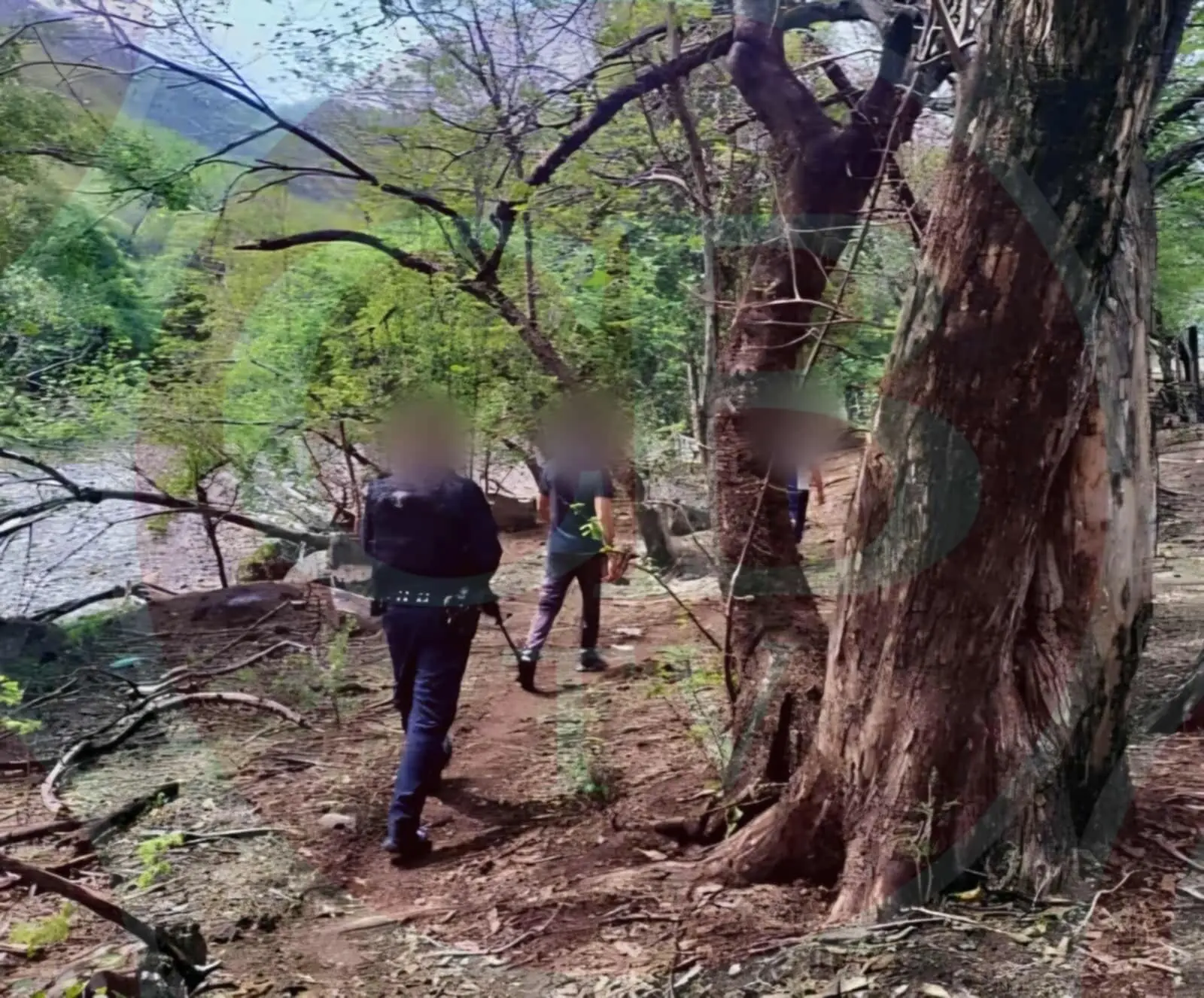 Lo balean y abandonan su cuerpo en el camino a Carácuaro