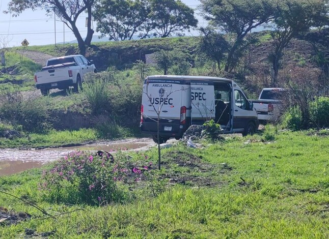 Localizan a un hombre asesinado con arma de fuego