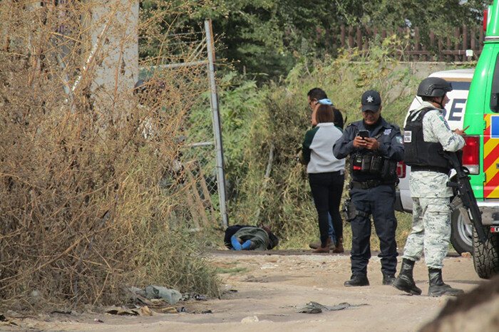 Localizan a un hombre ejecutado y maniatado en la colonia Revolución, en Zamora