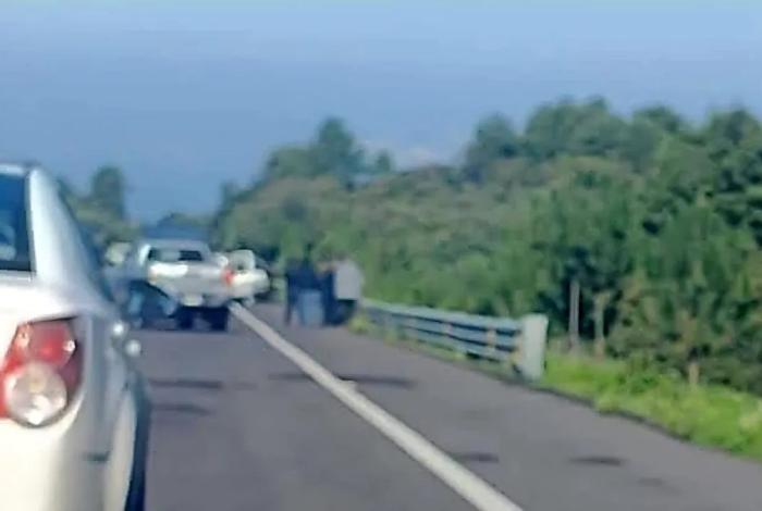 Localizan el cadáver de un hombre a un costado de carretera con impactos de arma de fuego