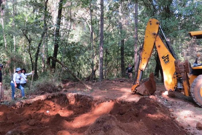 Localizan osamentas en el cerro de La Cruz, en Uruapan