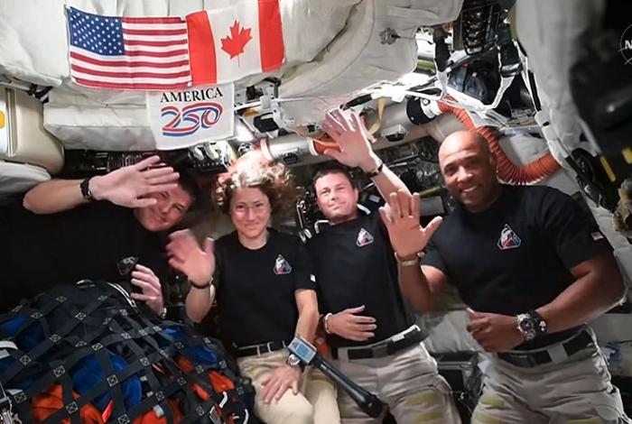 Los astronautas de Artemis II salen de la influencia lunar y se dirigen hacia la Tierra