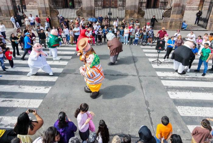 ¡Los Simis sacan los pasos prohibidos en el Centro de Morelia!