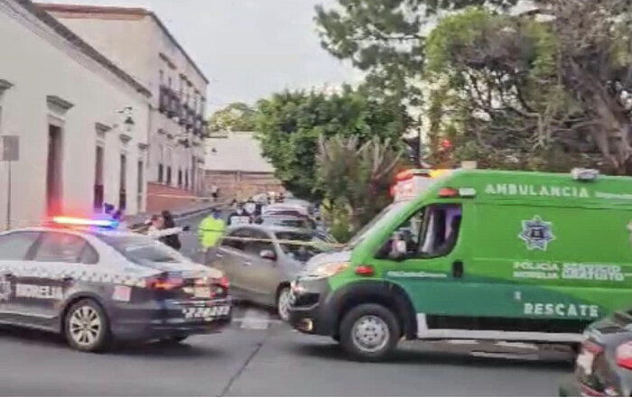 #ÚltimaHora #Video | Localizan persona muerta dentro de vehículo en el Centro Histórico de Morelia