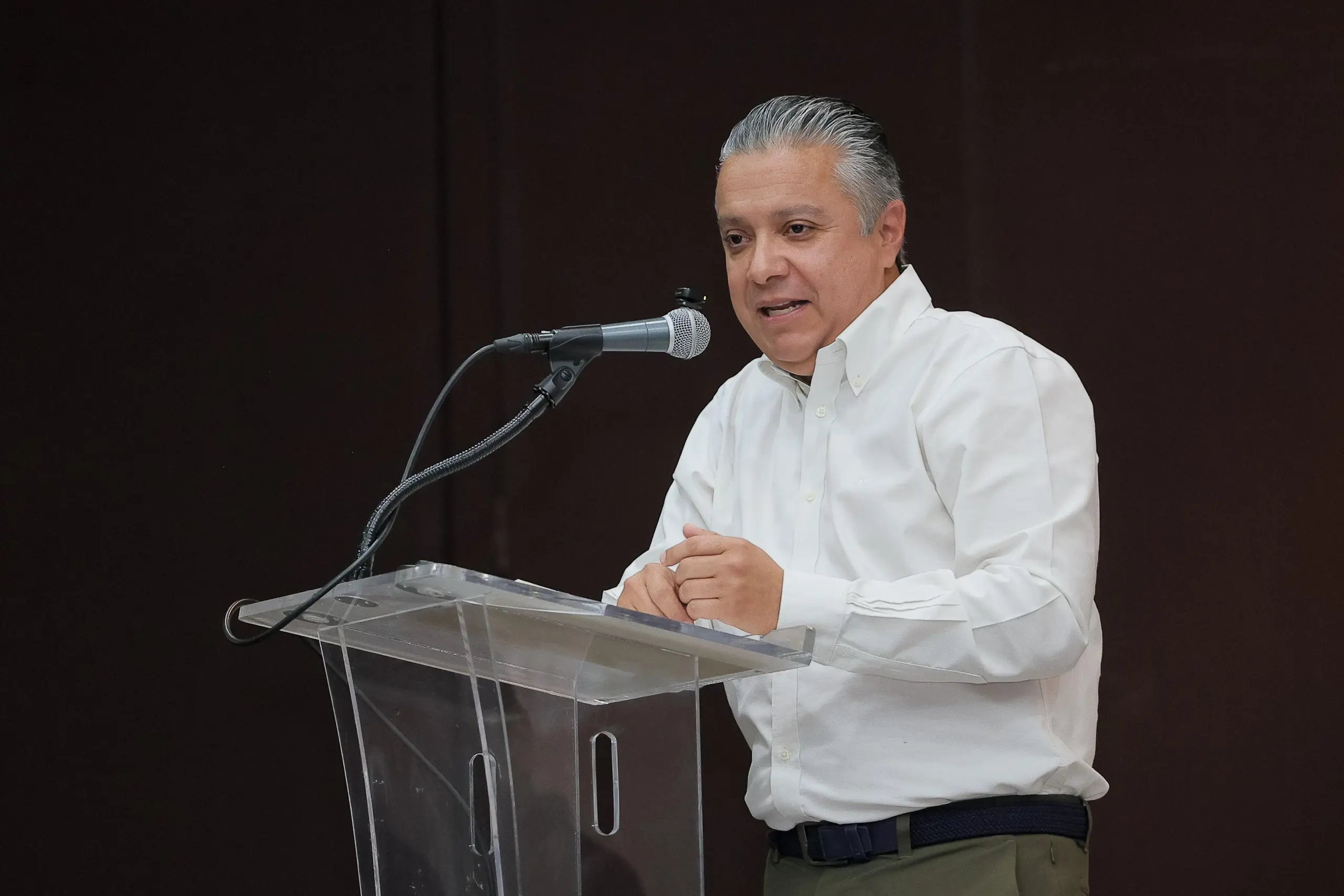 *Últimos días para pagar refrendo vehicular sin multas ni recargos: Luis Navarro*