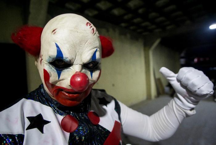 ¡Lucharaaaaan a dos de tres caídas, sin límite de tiempo!