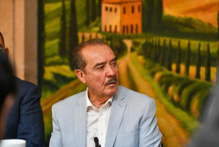 Luviano Frutis abandona Morena