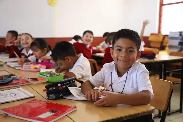 Mañana regresan a clases más de 900 mil estudiantes de nivel básico: SEE