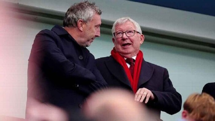 Manchester United despide a 250 empleados y rescinde contrato con Ferguson