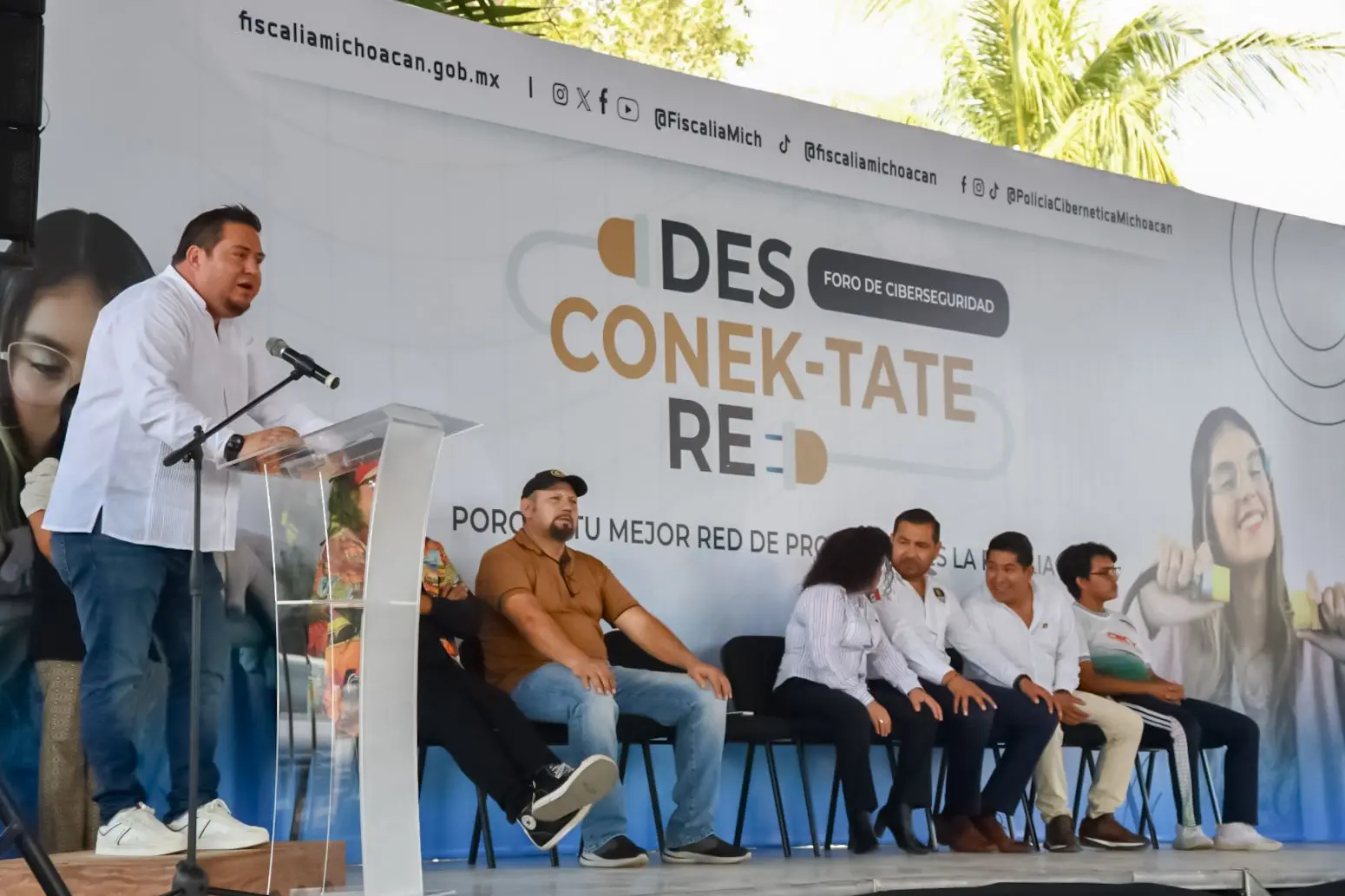 Manuel Esquivel Bejarano Llama a Jóvenes a Extremar Precauciones en el Uso de Redes Sociales