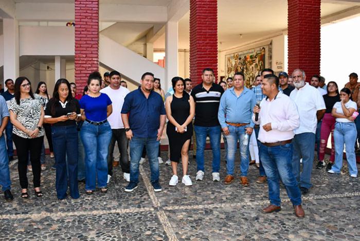 Manuel Esquivel Bejarano cumple con pago de prestaciones a trabajadores de confianza y basificados
