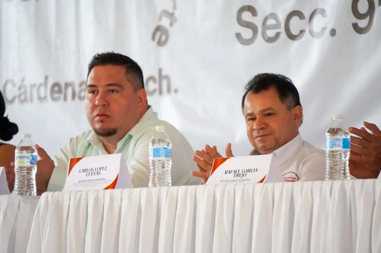 Manuel Esquivel Bejarano Acompaña a Toma de Protesta de Carlos López Cuevas