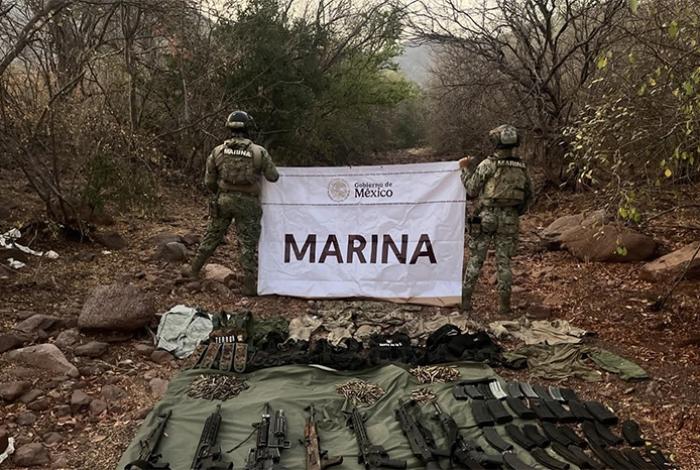 Marina detienen a 7 presuntos delincuentes en Michoacán; aseguran equipo bélico y droga