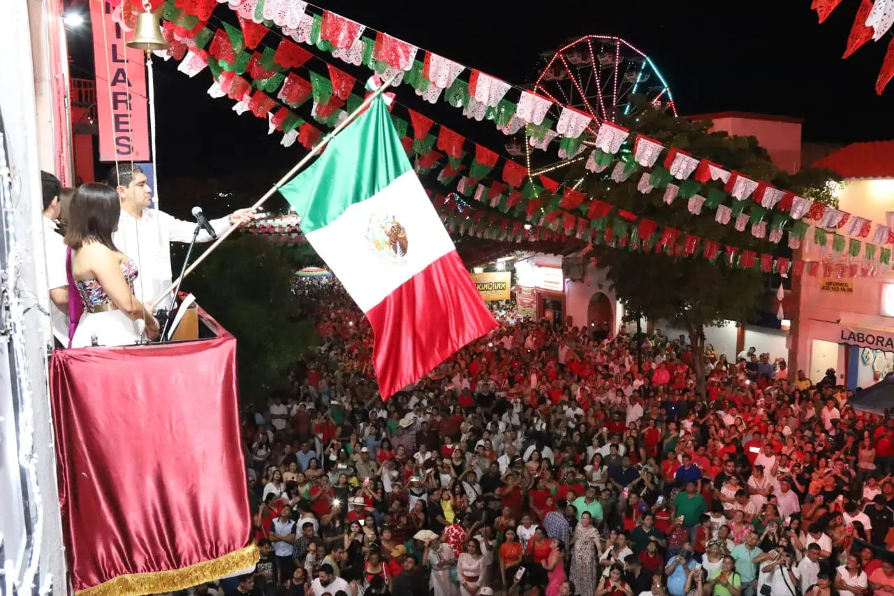Más de 10 mil almas gritaron ¡Viva México! Junto al presidente Pablo Varona
