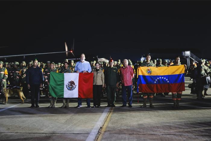 Más de 1,600 rescatistas llegan a Venezuela tras terremotos que han dejado 920 fallecidos