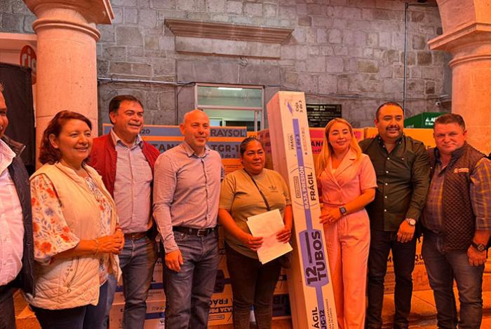 Más de 300 familias de Tarímbaro reciben apoyos sociales por parte del Ayuntamiento