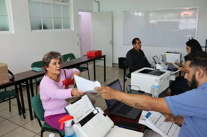 Más de 350 beneficiados en Zitácuaro con Servicios de Pensiones Civiles