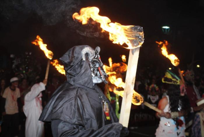 Más de 50 mil personas disfrutaron del Zombie Walk y 10 mil de la caravana de Halloween en Morelia