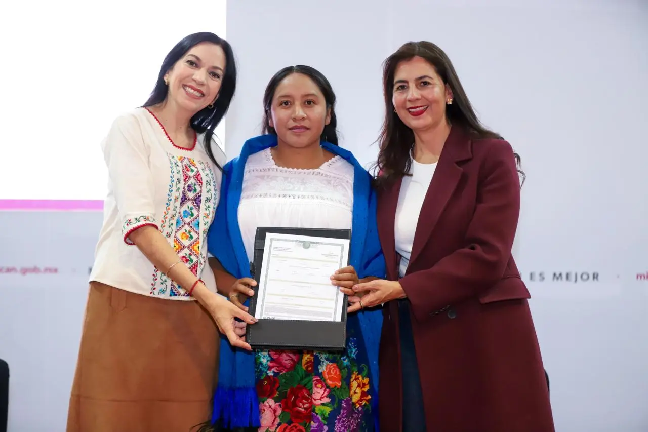 Más de 900 egresados de la Normal Indígena recibirán su título: Gabriela Molina