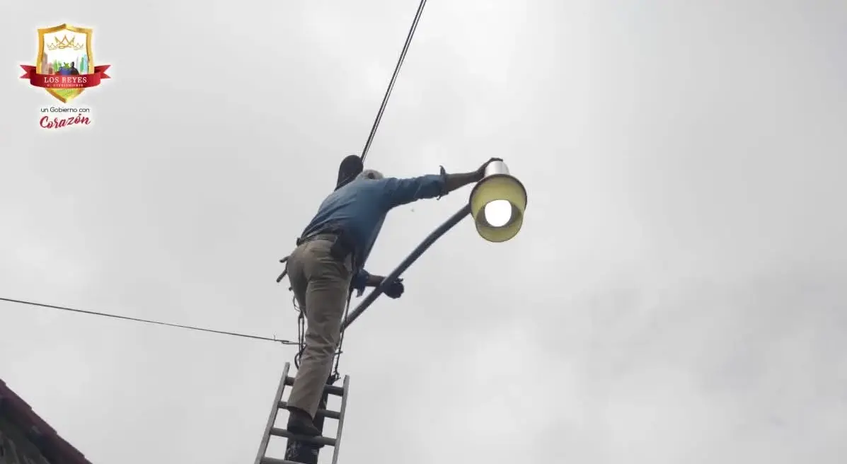 Más luz para Zacán, más seguridad para todos: Humberto Jiménez continúa con la mejora de los servicios