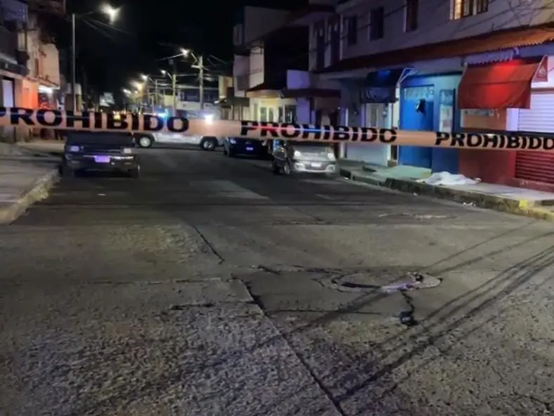 Matan a balazos a transeúnte en la colonia Moreno; agresores huyen