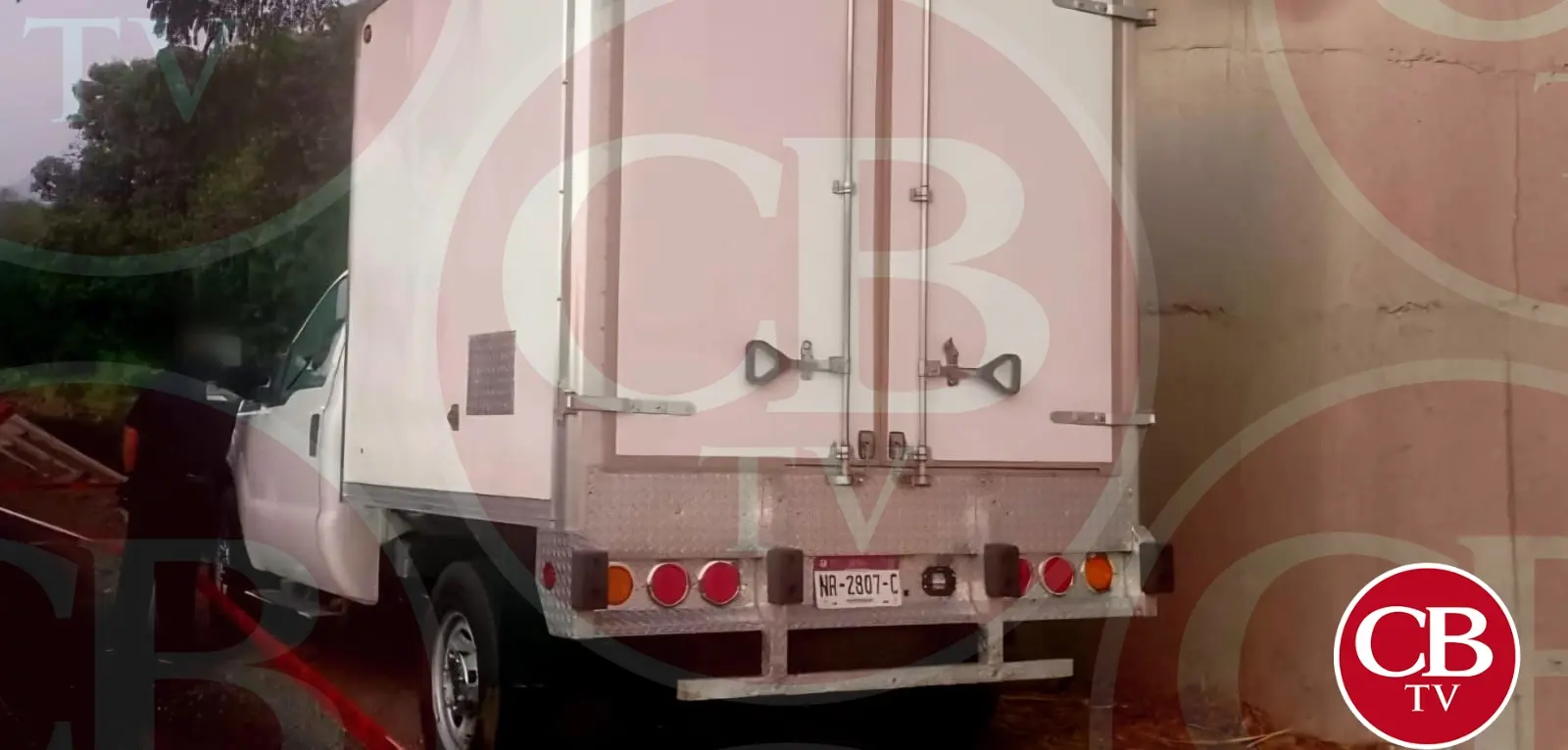 Matan a copiloto de camioneta en la Siglo XXI