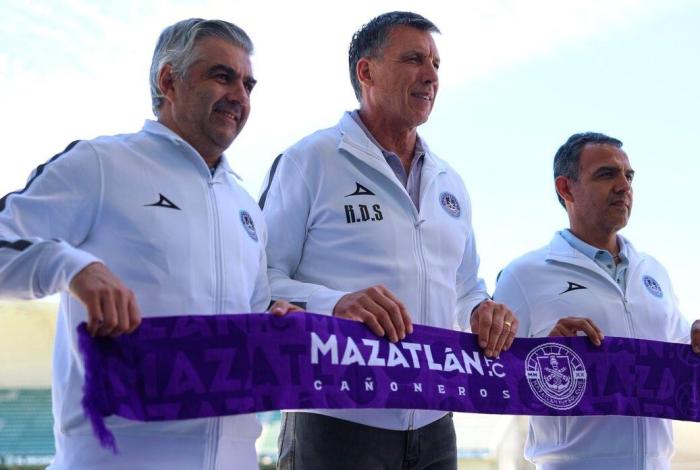 Mazatlán FC presenta a su nuevo timonel
