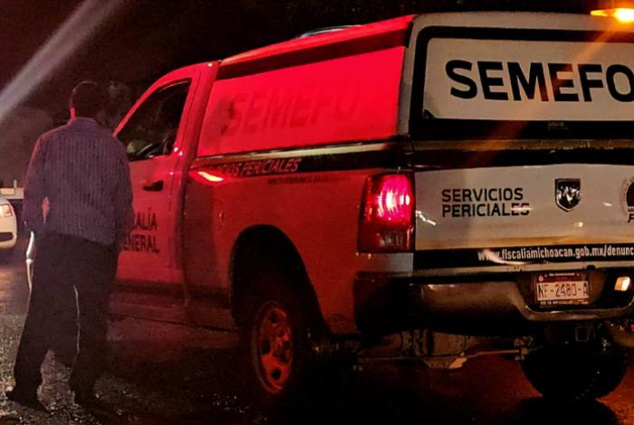 Menor pierde la vida en choque de motocicletas en Jungapeo; dos jóvenes resultan heridos