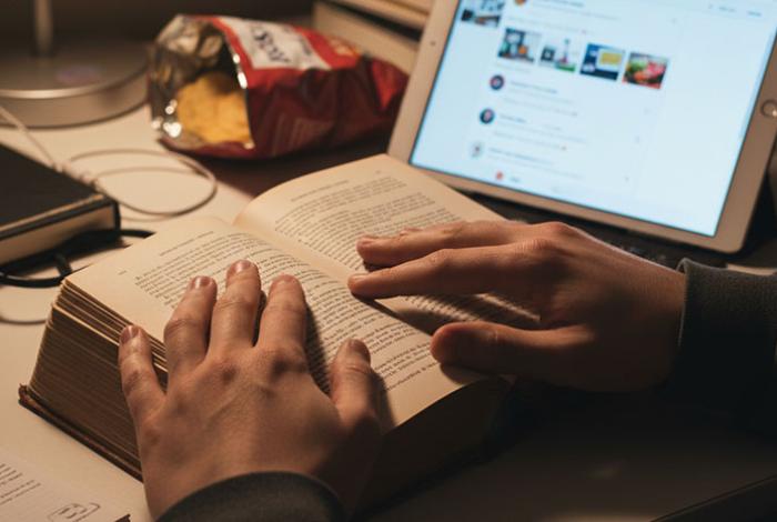 Mexicanos leen un promedio de cuatro libros al año, muy lejos de Japón y Estados Unidos