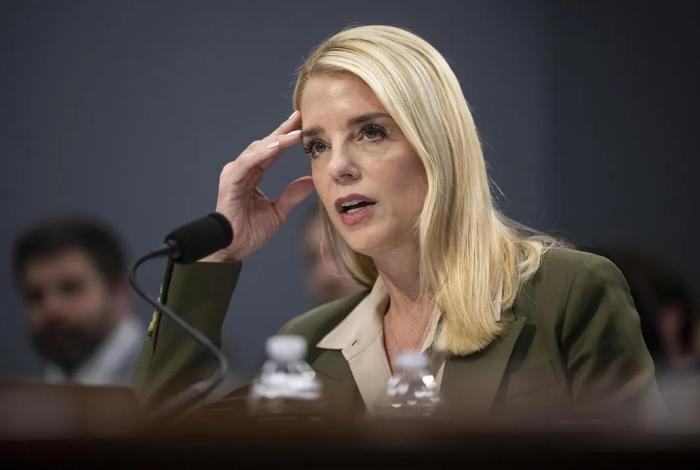 México en la lista de países adversarios de EEUU: Pam Bondi