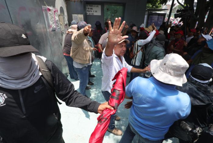 México niega represión pese a provocación en protestas de la CNTE antes del Mundial