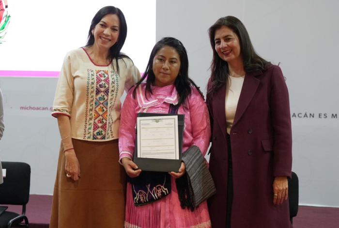 Michoacán avanza en justicia educativa con entrega de títulos a egresados de la Escuela Normal Indígena: Iemsysem
