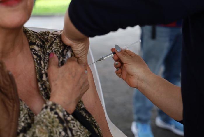 Michoacán supera meta de vacunación contra influenza con 1.4 millones de dosis