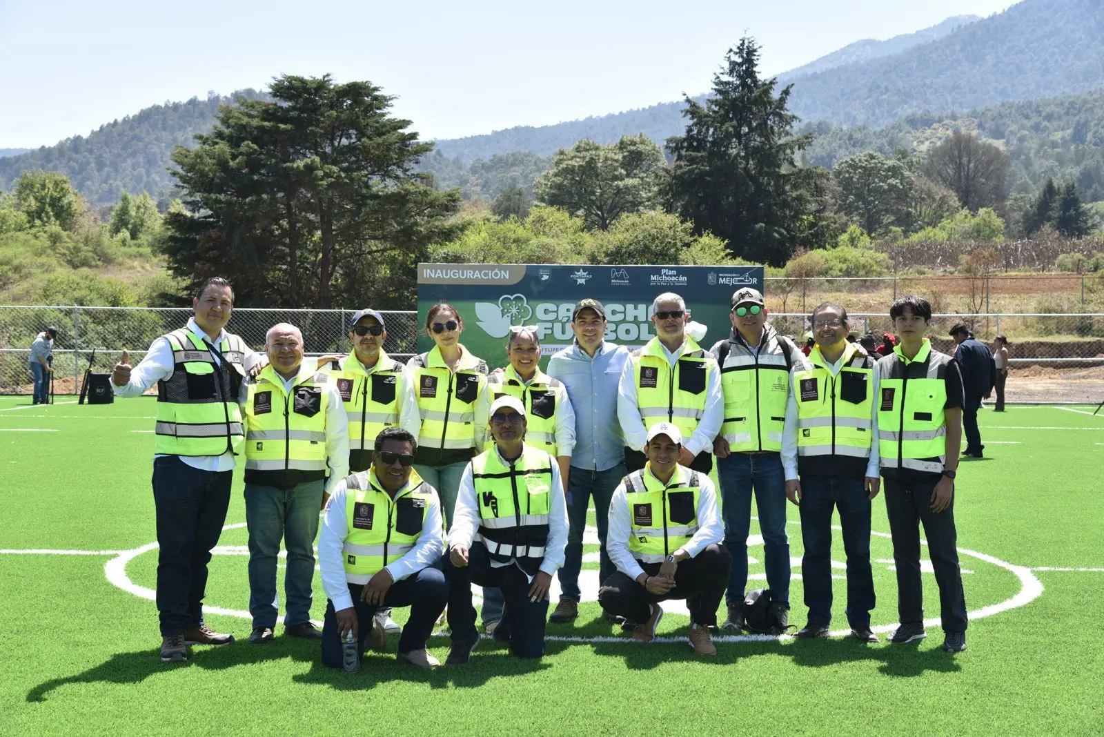 Michoacán transforma el deporte con 48 canchas de futbol 7 en 41 municipios: Rogelio Zarazúa