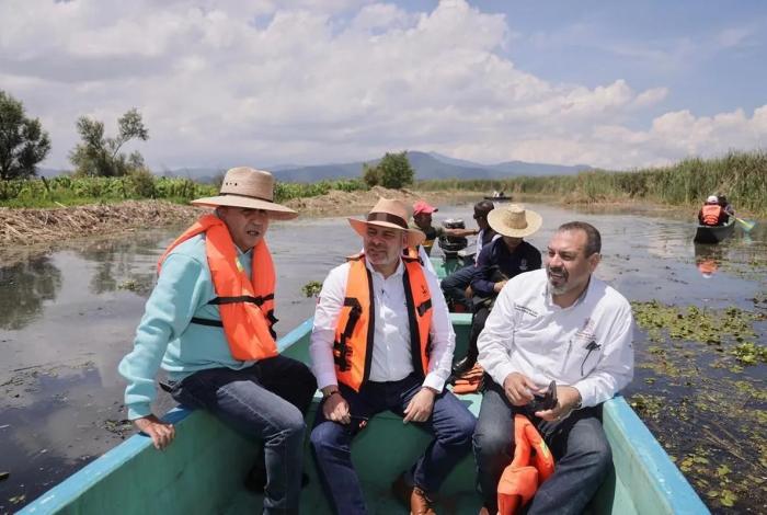Michoacán va por el rescate y protección del pescado blanco: Bedolla