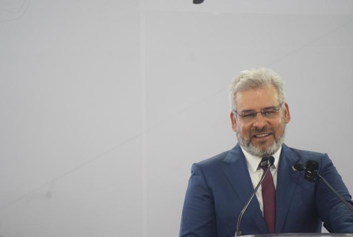 Michoacanos piden gobernadora: Bedolla