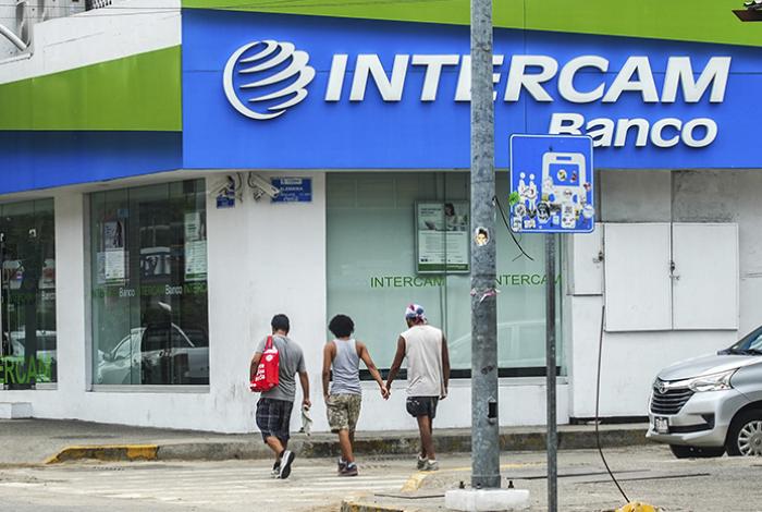 Miedo y preocupación en familias mexicanas por posible impuesto a remesas desde EUA