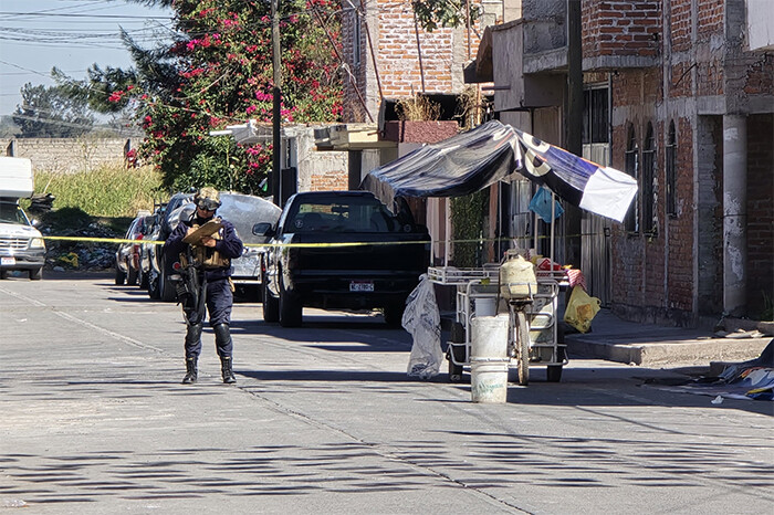 Mientras vendía, taquero apodado “El May” es baleado y muere en un hospital, en Zamora