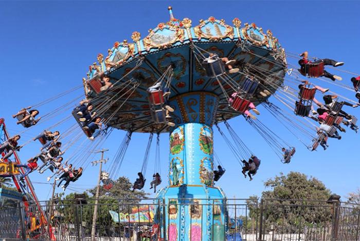 Miles de personas disfrutan de los juegos gratis de la Expo Fiesta 2026 en Lázaro Cárdenas