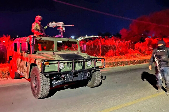 Militares abaten a 7 presuntos delincuentes del CJNG, al enfrentarse en la plaza de Patamban