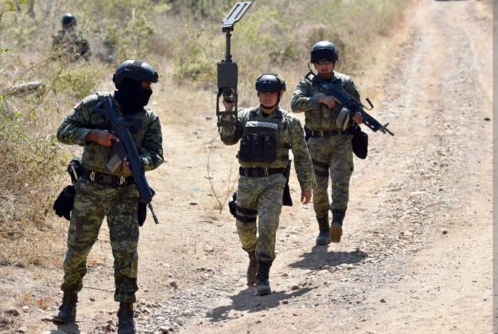 Militares lesionados tras explotar mina terrestre en Apatzingán
